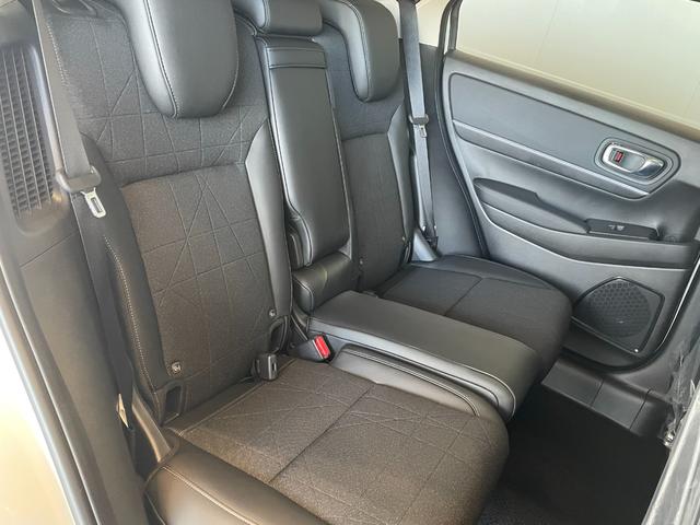 ヴェゼル ｅ：ＨＥＶ　Ｚ　登録済未使用車　純正ナビ　フルセグＴＶ　ＢＴ　バックカメラ　ＣＭＢＳ　レーンキープ　ＢＳＭ　Ｐセンサー　ＡＣＣ　Ｐバックドア　ＬＥＤヘッド　純正１８アルミ　スマートキー　デュアルＡＡＣ　ＬＥＤヘッド（27枚目）