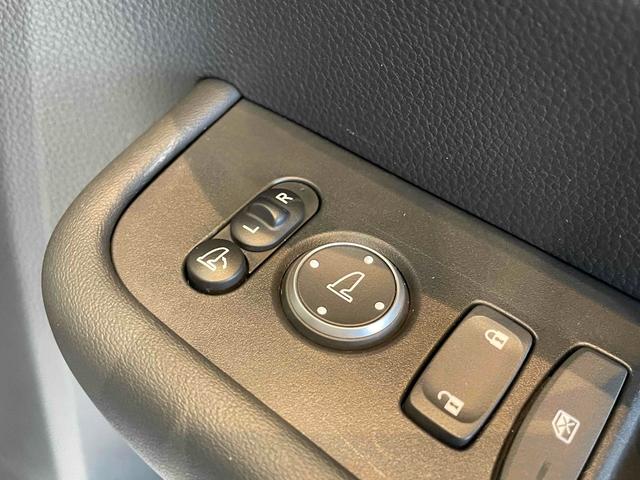 ステップワゴン e:HEVスパーダ CMBS レーンキープ BSI Pセンサー ACC 両側パワスラ LEDヘッド フォグ 純正16アルミ デュアルAAC シートヒーター Pバックドア 純正ナビ フルセグTV BT バックカメラ(44枚目)