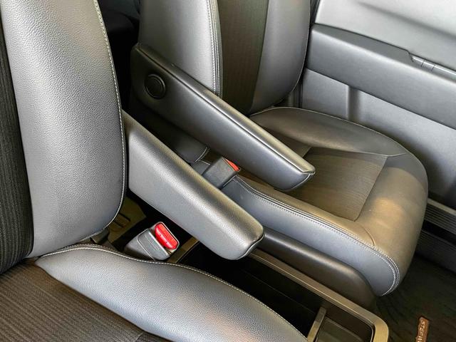 ステップワゴン e:HEVスパーダ CMBS レーンキープ BSI Pセンサー ACC 両側パワスラ LEDヘッド フォグ 純正16アルミ デュアルAAC シートヒーター Pバックドア 純正ナビ フルセグTV BT バックカメラ(53枚目)