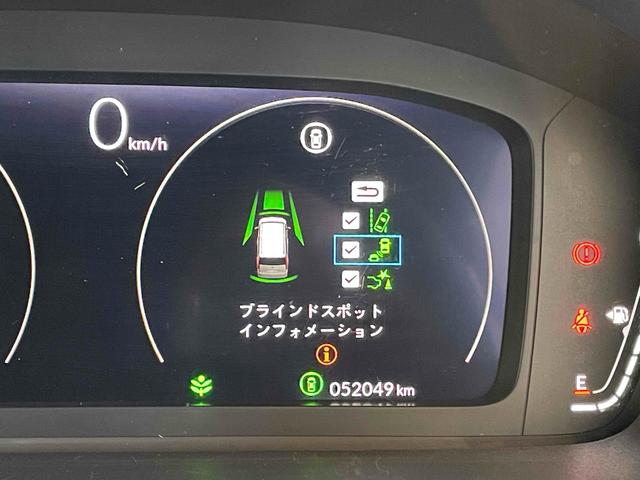 ステップワゴン ｅ：ＨＥＶスパーダ　ＣＭＢＳ　レーンキープ　ＢＳＩ　Ｐセンサー　ＡＣＣ　両側パワスラ　ＬＥＤヘッド　フォグ　純正１６アルミ　デュアルＡＡＣ　シートヒーター　Ｐバックドア　純正ナビ　フルセグＴＶ　ＢＴ　バックカメラ（19枚目）