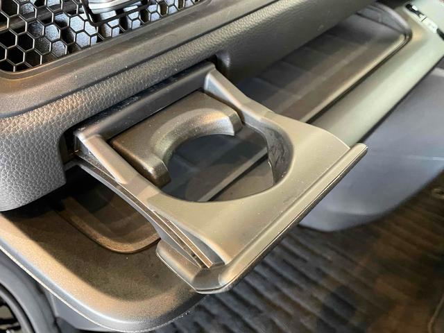 ステップワゴン ｅ：ＨＥＶスパーダ　ＣＭＢＳ　レーンキープ　ＢＳＩ　Ｐセンサー　ＡＣＣ　両側パワスラ　ＬＥＤヘッド　フォグ　純正１６アルミ　デュアルＡＡＣ　シートヒーター　Ｐバックドア　純正ナビ　フルセグＴＶ　ＢＴ　バックカメラ（51枚目）