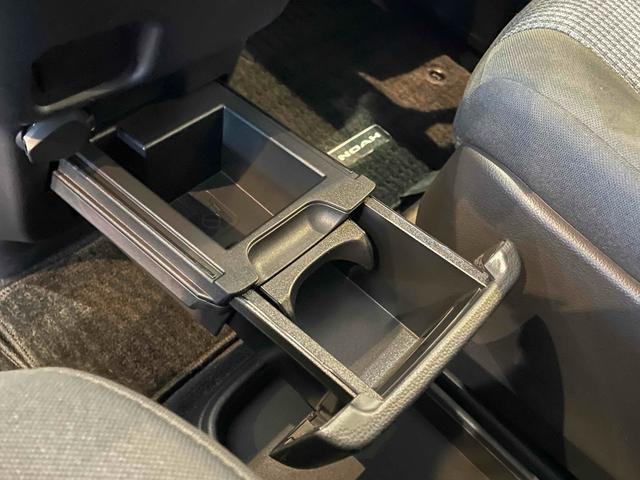 ノア ハイブリッドX PCS LDA Pセンサー Rクルコン PKSB 左側パワスラ LEDヘッド スマートキー Pスタート デュアルAAC 電格ミラー オートハイビーム 純正ディスプレイオーディオ BT バックカメラ(42枚目)