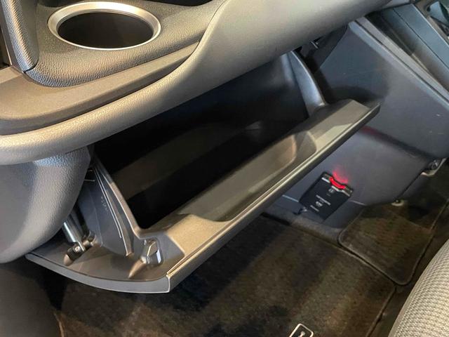 ノア ハイブリッドX PCS LDA Pセンサー Rクルコン PKSB 左側パワスラ LEDヘッド スマートキー Pスタート デュアルAAC 電格ミラー オートハイビーム 純正ディスプレイオーディオ BT バックカメラ(48枚目)