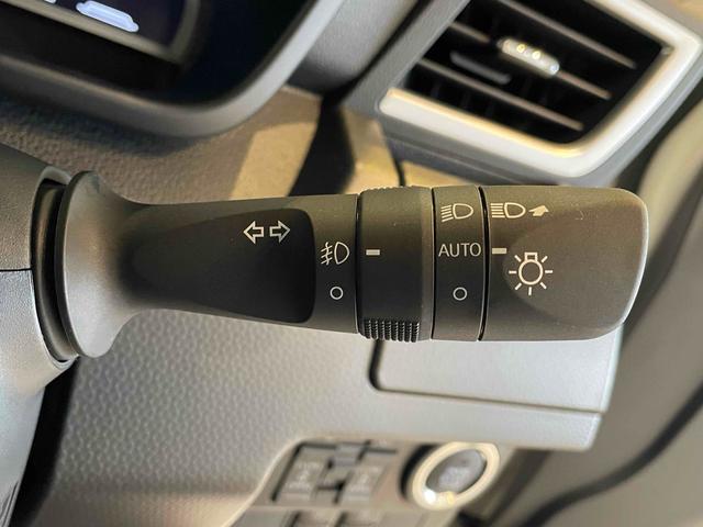 ルーミー カスタムG-T 登録済未使用車 パノラミックビューモニター 純正ディスプレイオーディオ フルセグTV BT 衝突軽減ブレーキ レーンキープ ACC Pセンサー Iストップ 両側パワスラ LEDヘッド フォグ(34枚目)