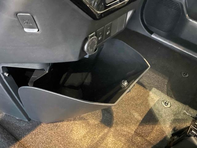 ルーミー カスタムG-T 登録済未使用車 パノラミックビューモニター 純正ディスプレイオーディオ フルセグTV BT 衝突軽減ブレーキ レーンキープ ACC Pセンサー Iストップ 両側パワスラ LEDヘッド フォグ(40枚目)