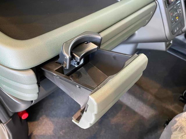 スペーシアギア ハイブリッドＸＺ　登録済未使用車　全方位モニター　純正ナビ　フルセグＴＶ　ＢＴ　ＤＳＢＳＩＩ　ＡＣＣ　Ｐセンサー　両側パワスラ　ＬＥＤヘッド　フォグ　ＨＵＤ　純正１４アルミ　ＡＡＣ　シートヒーター　ステアリングヒーター（45枚目）