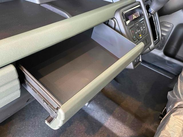 スペーシアギア ハイブリッドＸＺ　登録済未使用車　全方位モニター　純正ナビ　フルセグＴＶ　ＢＴ　ＤＳＢＳＩＩ　ＡＣＣ　Ｐセンサー　両側パワスラ　ＬＥＤヘッド　フォグ　ＨＵＤ　純正１４アルミ　ＡＡＣ　シートヒーター　ステアリングヒーター（46枚目）