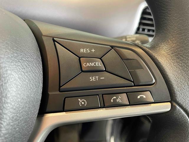 セレナ ＸＶ　エマブレ　ＬＤＷ　ＢＳＷ　前後ソナー　クルコン　Ｉストップ　両側パワスラ　インテリキー　Ｐスタート　ＡＡＣ　リアＡＣ　電格ミラー　オートハイビーム　ＰＶガラス　社外ナビ　ＢＴ　バックカメラ　ＥＴＣ（19枚目）