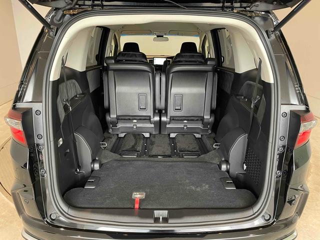 オデッセイハイブリッド ハイブリッドアブソルート・ＥＸホンダセンシング　ハイブリッド　全周囲カメラ　ナビ　ＴＶ　両側電動スライドドア　クリアランスソナー　オートクルーズコントロール　レーンアシスト　衝突被害軽減システム　ＬＥＤヘッドランプ　パワーシート　スマートキー（9枚目）