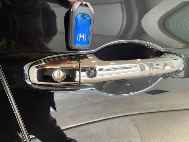 オデッセイハイブリッド ハイブリッドアブソルート・ＥＸホンダセンシング　ハイブリッド　全周囲カメラ　ナビ　ＴＶ　両側電動スライドドア　クリアランスソナー　オートクルーズコントロール　レーンアシスト　衝突被害軽減システム　ＬＥＤヘッドランプ　パワーシート　スマートキー（15枚目）