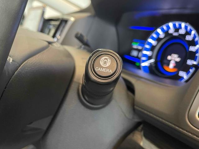 オデッセイハイブリッド ハイブリッドアブソルート・ＥＸホンダセンシング　ハイブリッド　全周囲カメラ　ナビ　ＴＶ　両側電動スライドドア　クリアランスソナー　オートクルーズコントロール　レーンアシスト　衝突被害軽減システム　ＬＥＤヘッドランプ　パワーシート　スマートキー（32枚目）