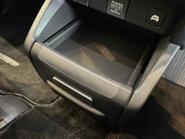 オデッセイハイブリッド ハイブリッドアブソルート・ＥＸホンダセンシング　ハイブリッド　全周囲カメラ　ナビ　ＴＶ　両側電動スライドドア　クリアランスソナー　オートクルーズコントロール　レーンアシスト　衝突被害軽減システム　ＬＥＤヘッドランプ　パワーシート　スマートキー（48枚目）