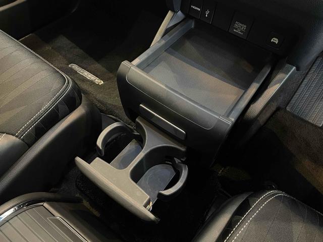 オデッセイハイブリッド ハイブリッドアブソルート・ＥＸホンダセンシング　ハイブリッド　全周囲カメラ　ナビ　ＴＶ　両側電動スライドドア　クリアランスソナー　オートクルーズコントロール　レーンアシスト　衝突被害軽減システム　ＬＥＤヘッドランプ　パワーシート　スマートキー（49枚目）