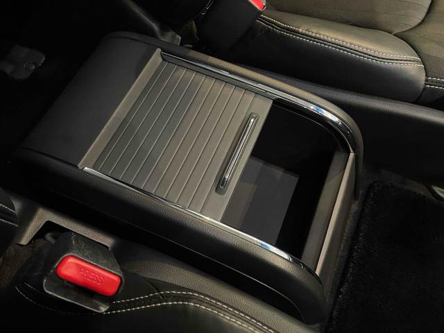 オデッセイハイブリッド ハイブリッドアブソルート・ＥＸホンダセンシング　ハイブリッド　全周囲カメラ　ナビ　ＴＶ　両側電動スライドドア　クリアランスソナー　オートクルーズコントロール　レーンアシスト　衝突被害軽減システム　ＬＥＤヘッドランプ　パワーシート　スマートキー（50枚目）