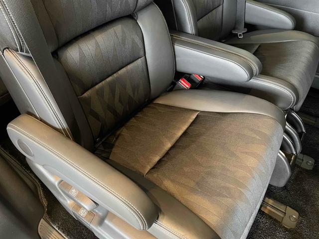 オデッセイハイブリッド ハイブリッドアブソルート・ＥＸホンダセンシング　ハイブリッド　全周囲カメラ　ナビ　ＴＶ　両側電動スライドドア　クリアランスソナー　オートクルーズコントロール　レーンアシスト　衝突被害軽減システム　ＬＥＤヘッドランプ　パワーシート　スマートキー（57枚目）