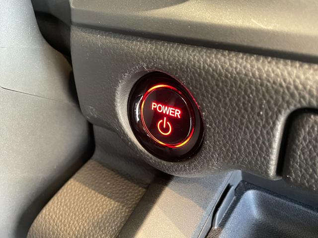 キーを携帯しているだけで、エンジンの始動が可能な装備です。プッシュスタートですのでエンジンの始動もボタンを押すだけです