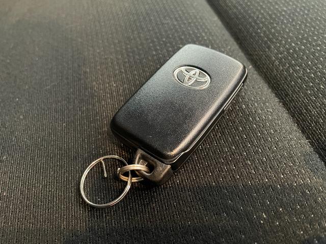 カローラフィールダー ハイブリッド　ＥＸ　ＥＴＣ　バックカメラ　ナビ　ＴＶ　レーンアシスト　衝突被害軽減システム　アルミホイール　オートマチックハイビーム　スマートキー　アイドリングストップ　電動格納ミラー　ＣＶＴ　盗難防止システム（15枚目）