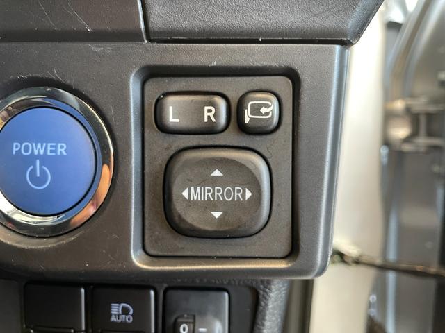 カローラフィールダー ハイブリッド　ＥＸ　ＥＴＣ　バックカメラ　ナビ　ＴＶ　レーンアシスト　衝突被害軽減システム　アルミホイール　オートマチックハイビーム　スマートキー　アイドリングストップ　電動格納ミラー　ＣＶＴ　盗難防止システム（23枚目）