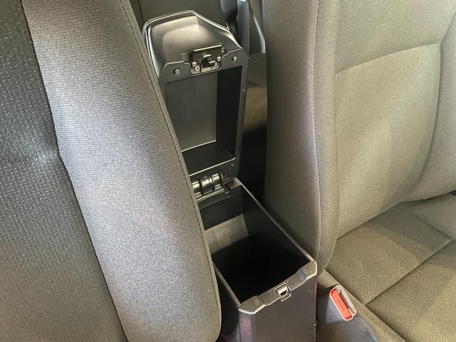 カローラフィールダー ハイブリッド　ＥＸ　ＥＴＣ　バックカメラ　ナビ　ＴＶ　レーンアシスト　衝突被害軽減システム　アルミホイール　オートマチックハイビーム　スマートキー　アイドリングストップ　電動格納ミラー　ＣＶＴ　盗難防止システム（31枚目）