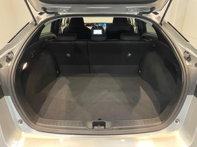 プリウス S ETC クリアランスソナー レーンアシスト オートクルーズコントロール 衝突被害軽減システム バックカメラ ナビ アルミホイール オートマチックハイビーム オートライト LEDヘッドランプ CVT(9枚目)