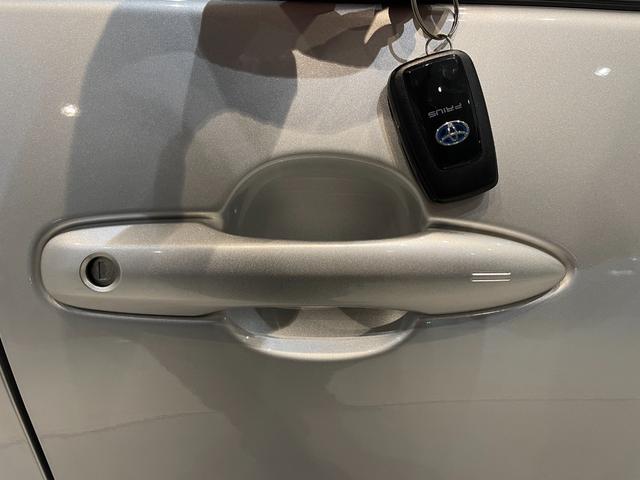 プリウス S ETC クリアランスソナー レーンアシスト オートクルーズコントロール 衝突被害軽減システム バックカメラ ナビ アルミホイール オートマチックハイビーム オートライト LEDヘッドランプ CVT(14枚目)