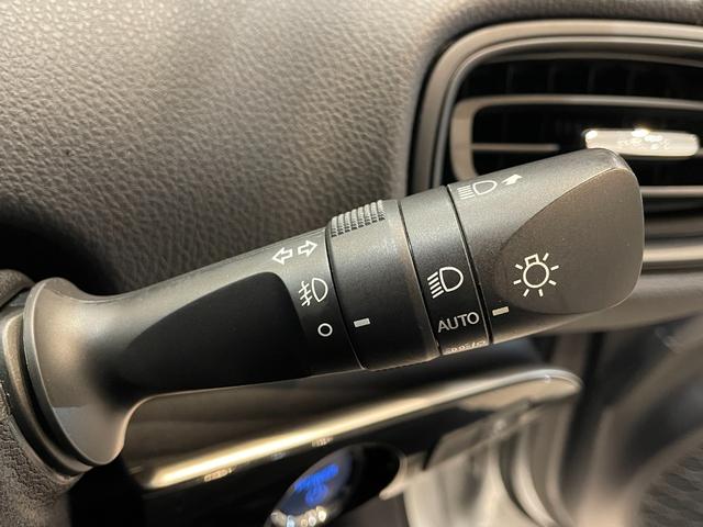 プリウス S ETC クリアランスソナー レーンアシスト オートクルーズコントロール 衝突被害軽減システム バックカメラ ナビ アルミホイール オートマチックハイビーム オートライト LEDヘッドランプ CVT(25枚目)