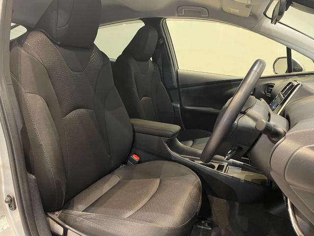 プリウス S ETC クリアランスソナー レーンアシスト オートクルーズコントロール 衝突被害軽減システム バックカメラ ナビ アルミホイール オートマチックハイビーム オートライト LEDヘッドランプ CVT(44枚目)