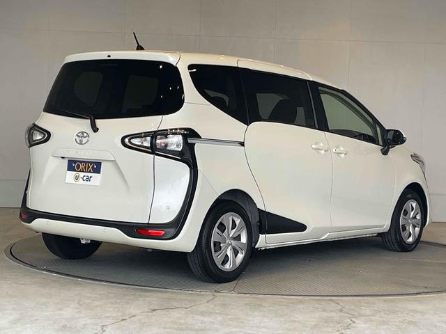 TOYOTA SIENTA FUNBASE X