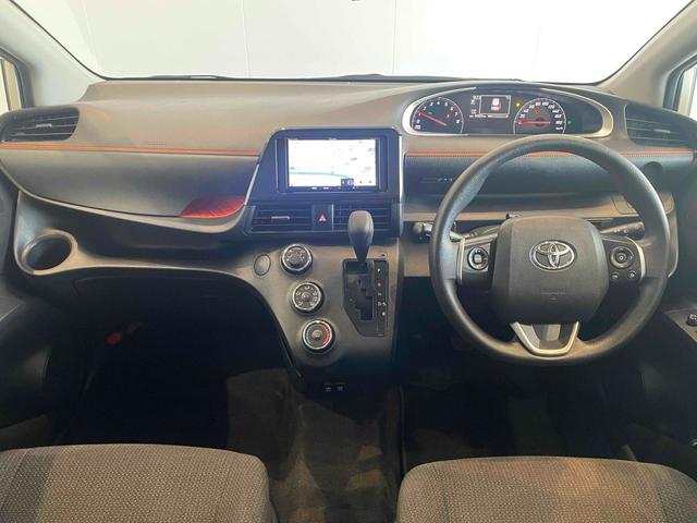 TOYOTA SIENTA FUNBASE X