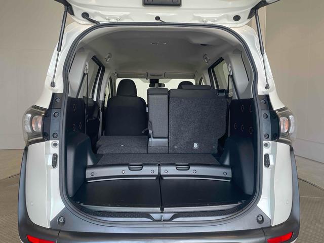 TOYOTA SIENTA FUNBASE X