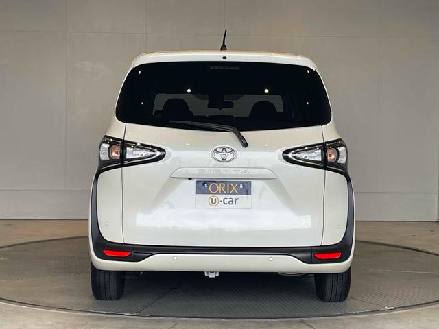 TOYOTA SIENTA FUNBASE X