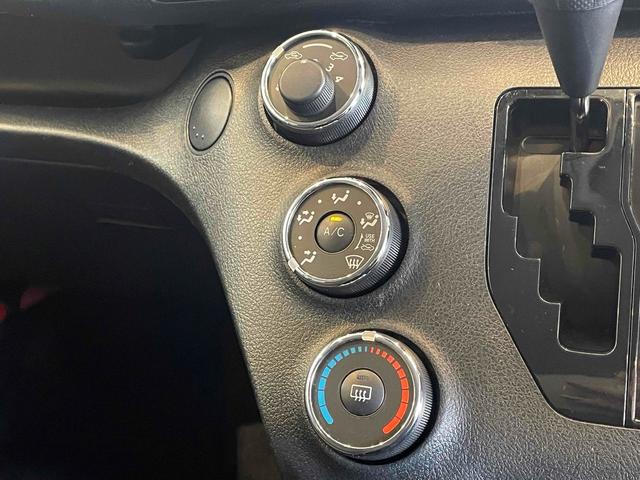 TOYOTA SIENTA FUNBASE X