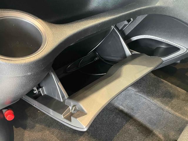 TOYOTA SIENTA FUNBASE X