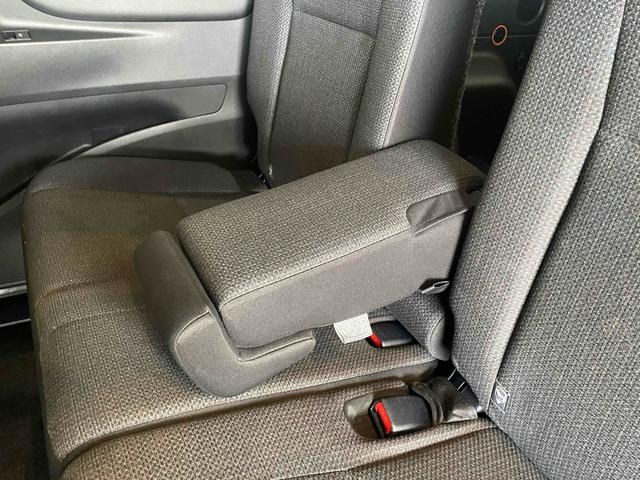 TOYOTA SIENTA FUNBASE X