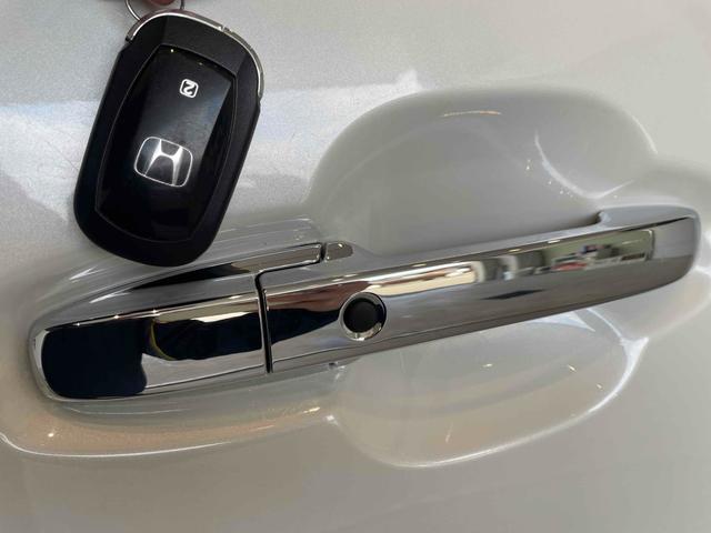 Ｎ－ＢＯＸカスタム ベースグレード　ＣＭＢＳ　レーンキープ　ＡＣＣ　Ｐセンサー　左側パワスラ　ＬＥＤヘッド　スマートキー　Ｐスタート　ＡＡＣ　シートヒーター　純正１４アルミ　純正ナビ　フルセグＴＶ　ＢＴ　バックカメラ　ＥＴＣ（19枚目）