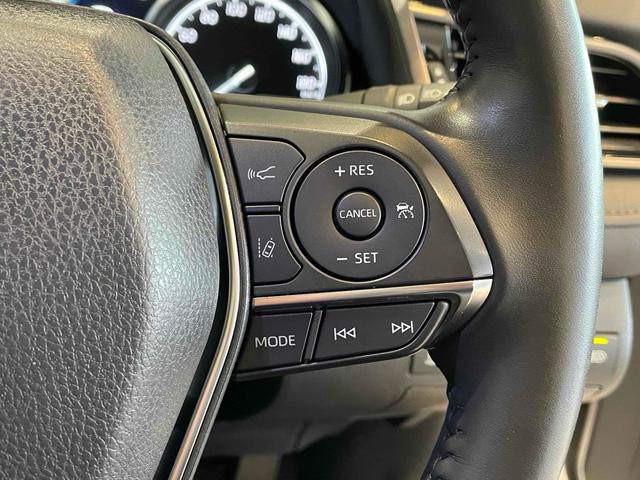 カムリ Ｇ　ＰＣＳ　ＬＤＡ　クリソナ　Ｒクルコン　ＬＥＤヘッド　フォグ　純正１７アルミ　スマートキー　Ｐスタート　デュアルＡＡＣ　運転席パワーシート　電格ミラー　ステリモ　純正ナビ　ＢＴ　バックカメラ　ＥＴＣ（18枚目）