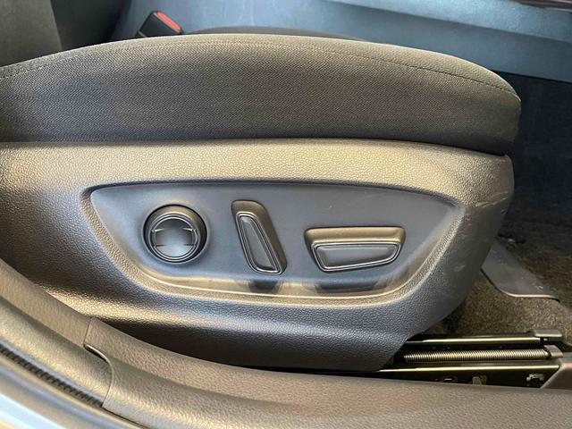 カムリ Ｇ　ＰＣＳ　ＬＤＡ　クリソナ　Ｒクルコン　ＬＥＤヘッド　フォグ　純正１７アルミ　スマートキー　Ｐスタート　デュアルＡＡＣ　運転席パワーシート　電格ミラー　ステリモ　純正ナビ　ＢＴ　バックカメラ　ＥＴＣ（43枚目）