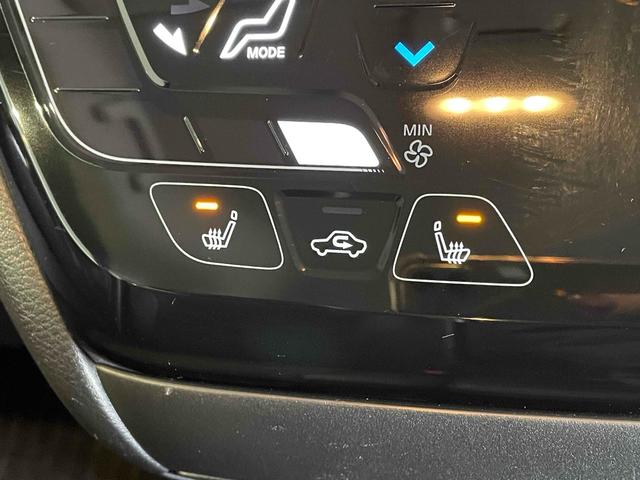 座席のシートを温めるシートヒーター！その温かさは一度経験したら欠かすことができません！エアコンで乾燥しやすい車内も防ぐ事ができます！