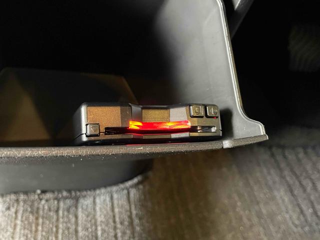 今では必需品のＥＴＣも付いております。高速道路での出入りもスムーズ。渋滞緩和にもなりエコにも繋がります。