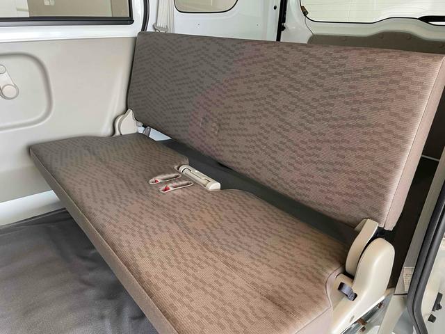 エブリイ PAリミテッド DCBS レーンキープ Pセンサー 前席PW キーレス エアコン 横滑り防止 両側スライドドア PVガラス セキュリティ オートライト 純正ラジオ バックカメラ ETC(43枚目)