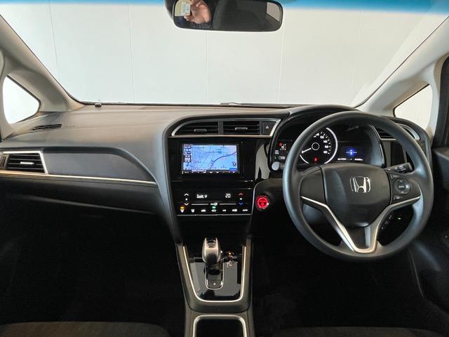 シャトル ハイブリッド　ホンダセンシング　バックカメラ　ナビ　オートクルーズコントロール　レーンアシスト　衝突被害軽減システム　オートライト　スマートキー　ＡＴ　盗難防止システム　衝突安全ボディ　ＡＢＳ　ＥＳＣ　Ｂｌｕｅｔｏｏｔｈ　エアコン（3枚目）