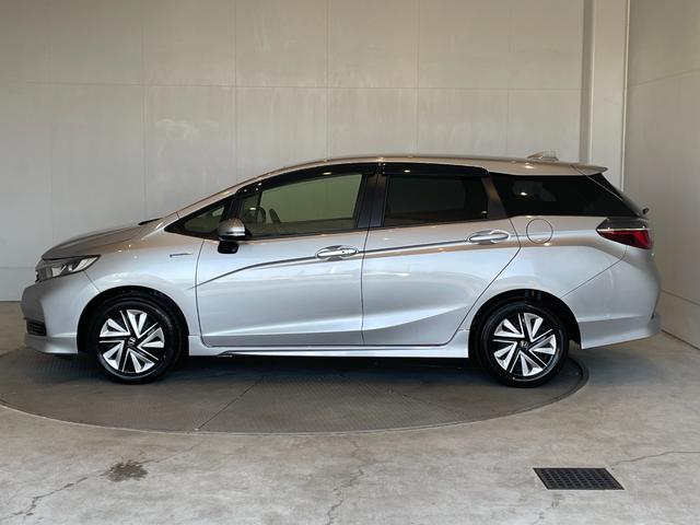 シャトル ハイブリッド　ホンダセンシング　バックカメラ　ナビ　オートクルーズコントロール　レーンアシスト　衝突被害軽減システム　オートライト　スマートキー　ＡＴ　盗難防止システム　衝突安全ボディ　ＡＢＳ　ＥＳＣ　Ｂｌｕｅｔｏｏｔｈ　エアコン（25枚目）