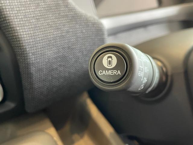 フリード ｅ：ＨＥＶエアー　ＥＸ　登録済未使用車　純正ナビ　フルセグＴＶ　ＢＴ　マルチビューカメラシステム　ＣＭＢＳ　Ｐセンサー　ＢＳＩ　ＡＣＣ　レーンキープ　両側パワスラ　ＡＡＣ　リアＡＣ　シートヒーター　ＬＥＤヘッド　純正１５ＡＷ（15枚目）