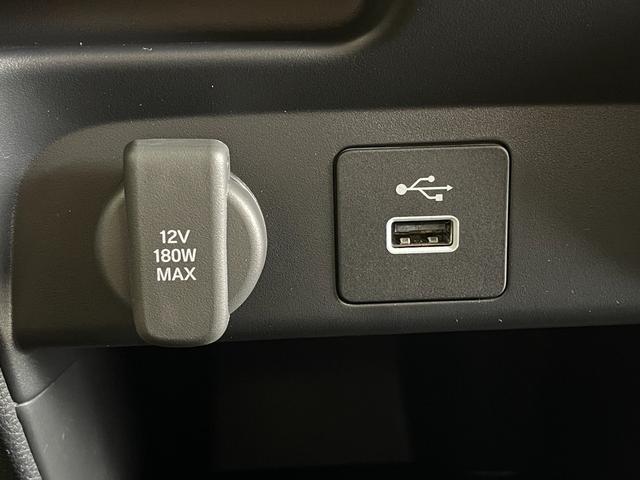 フリード ｅ：ＨＥＶエアー　ＥＸ　登録済未使用車　純正ナビ　フルセグＴＶ　ＢＴ　マルチビューカメラシステム　ＣＭＢＳ　Ｐセンサー　ＢＳＩ　ＡＣＣ　レーンキープ　両側パワスラ　ＡＡＣ　リアＡＣ　シートヒーター　ＬＥＤヘッド　純正１５ＡＷ（42枚目）