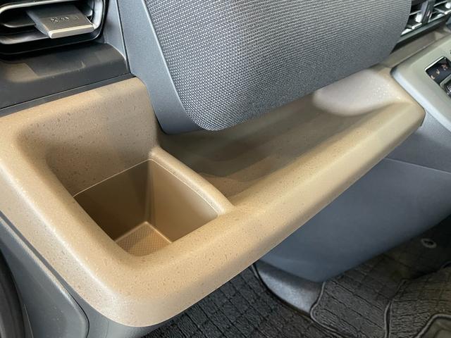 フリード ｅ：ＨＥＶエアー　ＥＸ　登録済未使用車　純正ナビ　フルセグＴＶ　ＢＴ　マルチビューカメラシステム　ＣＭＢＳ　Ｐセンサー　ＢＳＩ　ＡＣＣ　レーンキープ　両側パワスラ　ＡＡＣ　リアＡＣ　シートヒーター　ＬＥＤヘッド　純正１５ＡＷ（44枚目）