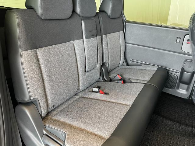 フリード ｅ：ＨＥＶエアー　ＥＸ　登録済未使用車　純正ナビ　フルセグＴＶ　ＢＴ　マルチビューカメラシステム　ＣＭＢＳ　Ｐセンサー　ＢＳＩ　ＡＣＣ　レーンキープ　両側パワスラ　ＡＡＣ　リアＡＣ　シートヒーター　ＬＥＤヘッド　純正１５ＡＷ（49枚目）