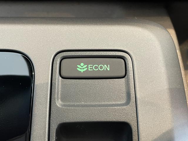 フリード ｅ：ＨＥＶエアー　ＥＸ　登録済未使用車　純正ナビ　フルセグＴＶ　ＢＴ　マルチビューカメラシステム　ＣＭＢＳ　Ｐセンサー　ＢＳＩ　ＡＣＣ　レーンキープ　両側パワスラ　ＡＡＣ　リアＡＣ　シートヒーター　ＬＥＤヘッド　純正１５ＡＷ（55枚目）