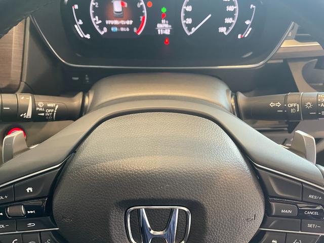 オデッセイ アブソルート　全周囲カメラ　ナビ　ＴＶ　クリアランスソナー　オートクルーズコントロール　レーンアシスト　衝突被害軽減システム　両側電動スライドドア　オートライト　ＬＥＤヘッドランプ　スマートキー（29枚目）