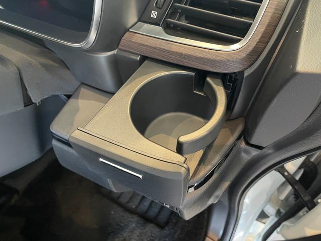 オデッセイ アブソルート　全周囲カメラ　ナビ　ＴＶ　クリアランスソナー　オートクルーズコントロール　レーンアシスト　衝突被害軽減システム　両側電動スライドドア　オートライト　ＬＥＤヘッドランプ　スマートキー（49枚目）