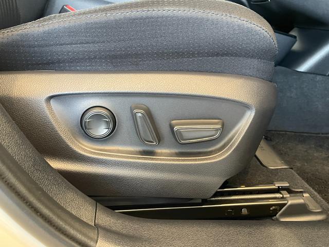 プリウス Ａ　ＰＣＳ　ＬＴＡ　クリソナ　Ｒクルコン　ＢＳＭ　ＳＩＰＡ　ＬＥＤヘッド　フォグ　スマートキー　ＡＡＣ　オートハイビーム　電格ミラー　セキュリティ　社外ナビ　ＢＴオーディオ　バックカメラ　ＥＴＣ（31枚目）